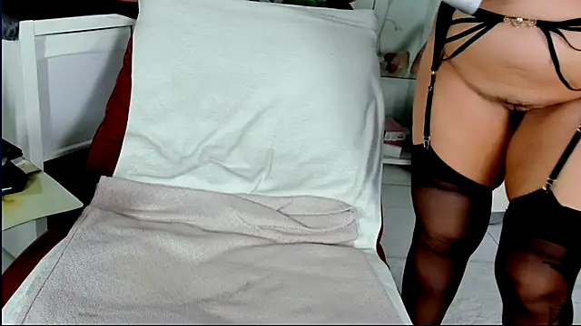 2bigass4_u live cam preview