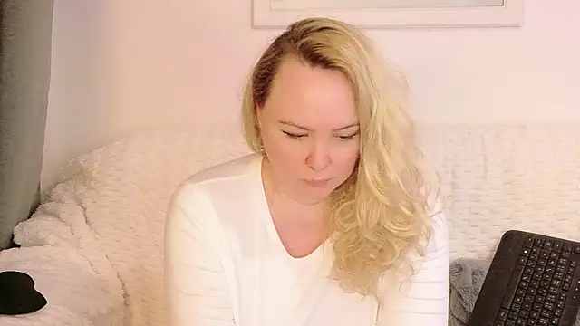 Sarah4you live cam preview