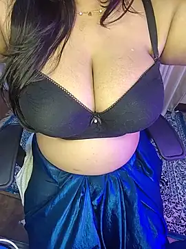 Curvy_Pooja