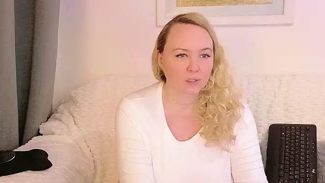 Sarah4you live cam preview
