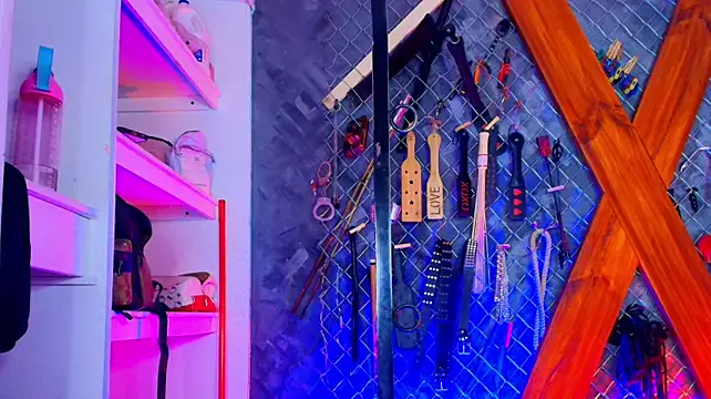 Mistress_lexi_bdsm live sex cam