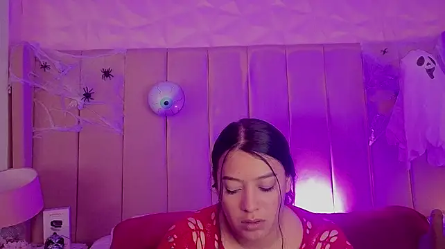 MollyBigBoobs12 live cam on StripChat