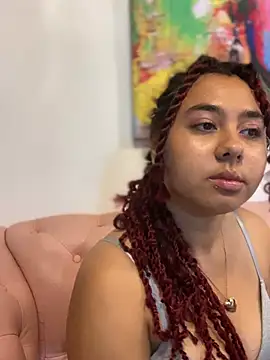 Emilia_Pink live cam on StripChat