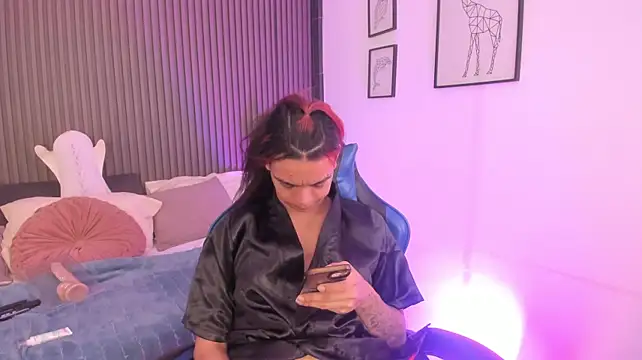 CaeliThalyana live cam on StripChat