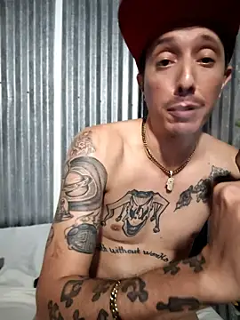 TuzdayG live cam on StripChat