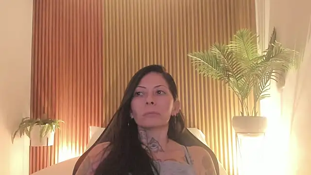 dark_gotica live cam preview