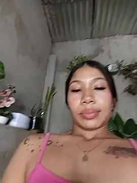 Rous-squir live cam on StripChat