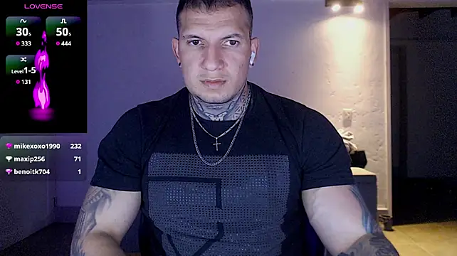 Shane_Clay live cam on StripChat