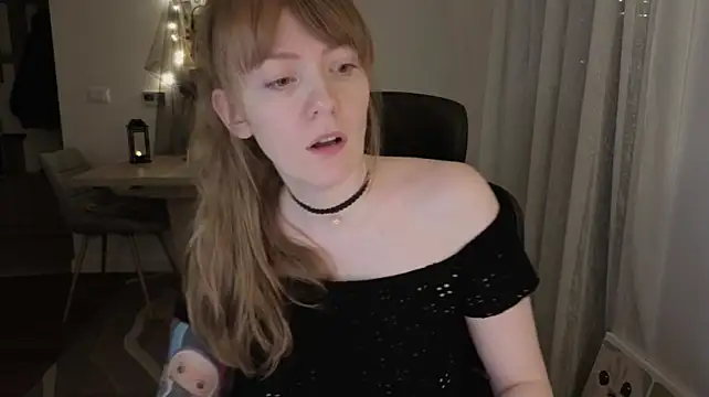 Aurora_Velvett_
