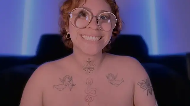 Lilmuh_ live cam on StripChat