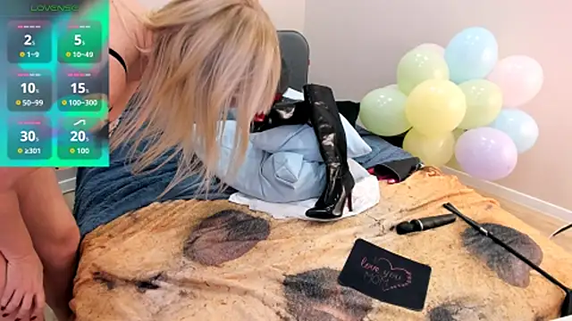 FlirtyMary live sex cam