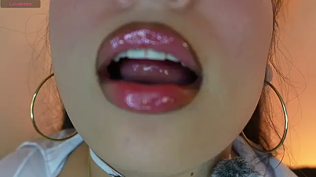 mia_roux1 live cam preview
