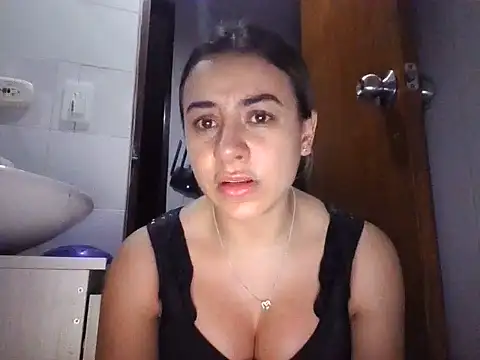 sweetblonde111 live cam on StripChat