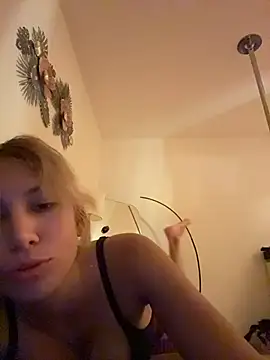 suyneslii stripchat