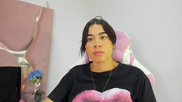 sofia-candyht (F young) - I write your name on my belly