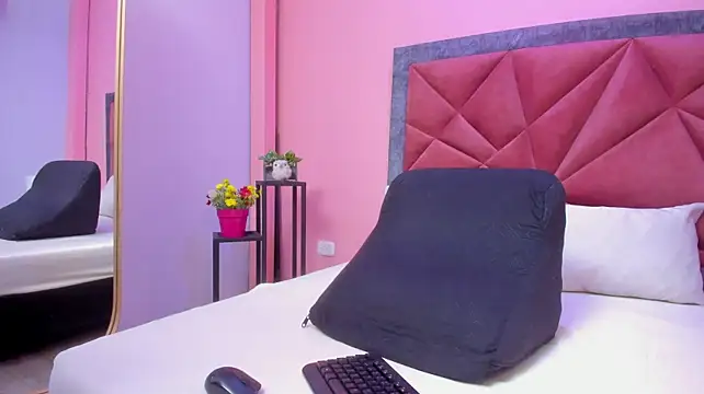 mia_milff live cam preview
