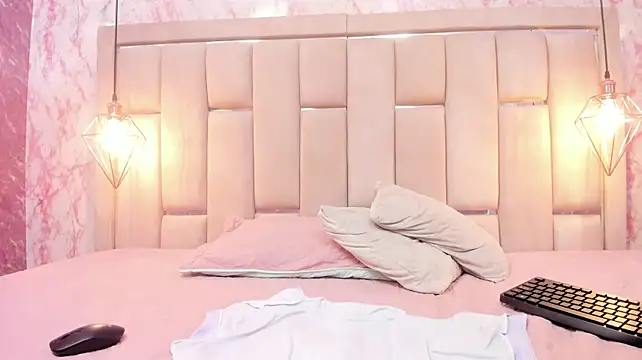 Little_Ariana26