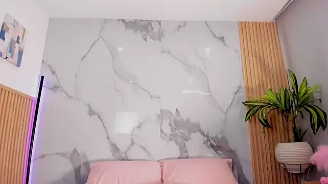 KiaraDoll_