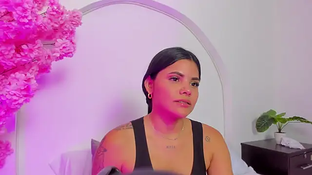 molly_lovee_ live cam on StripChat