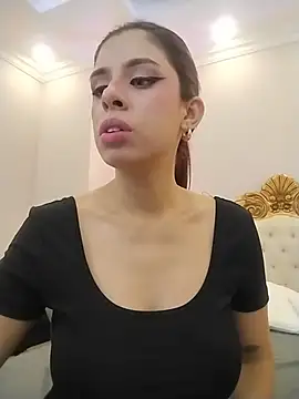 DayanaAguilares live cam on StripChat