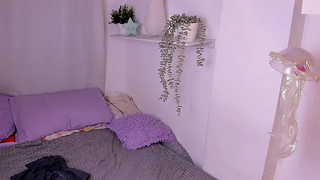 santy-kitty live cam on StripChat