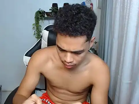 curlyasian_njxx