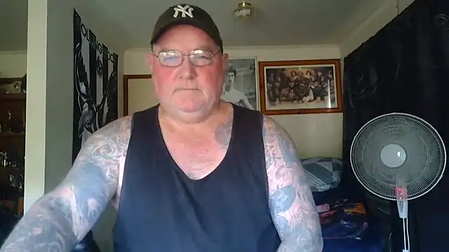 KINKYBLUEYES69