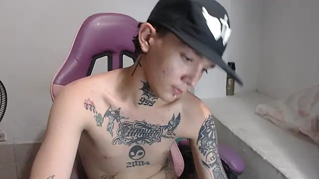nick_boystraight on Stripchat