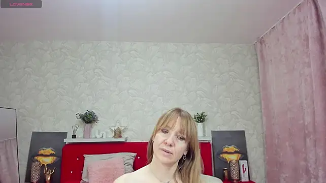 kattypeachx (F milf) - Fuck me Lash, Domi, Nora! Show pussy
