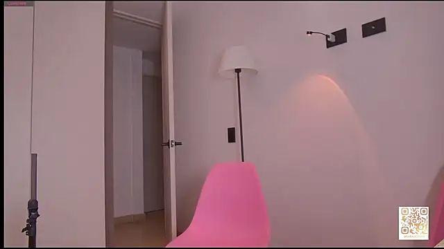 Sarah_cam06