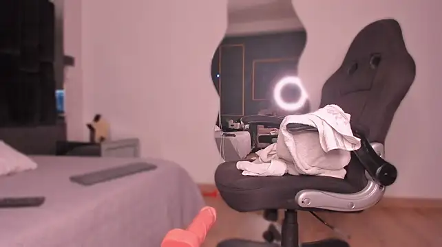 Emmily_Savage live cam preview