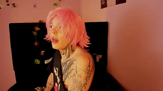 Its_Issa live cam preview