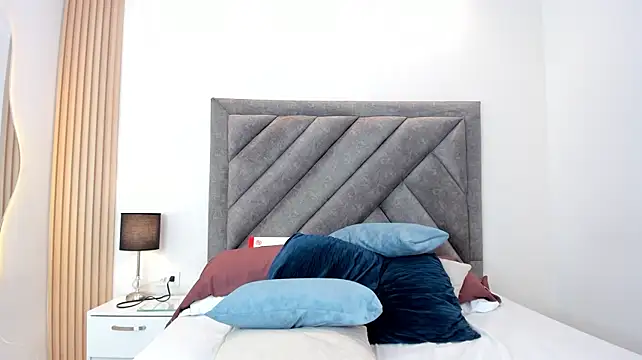 MiiaaBloom_