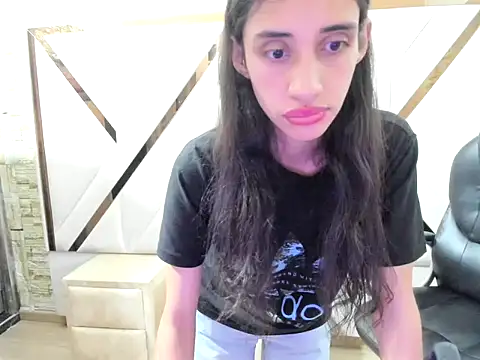 Roxana_Siron live cam preview