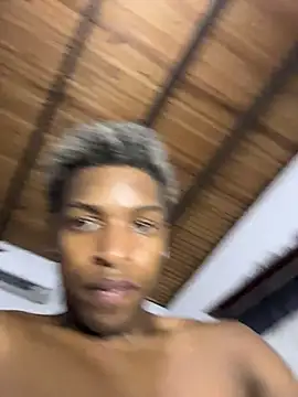 carlitos_MR on Stripchat