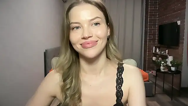 EmmyMills live cam on StripChat