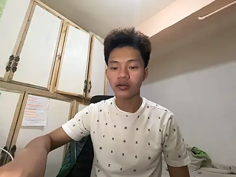 wildpinoy27 live cam on StripChat
