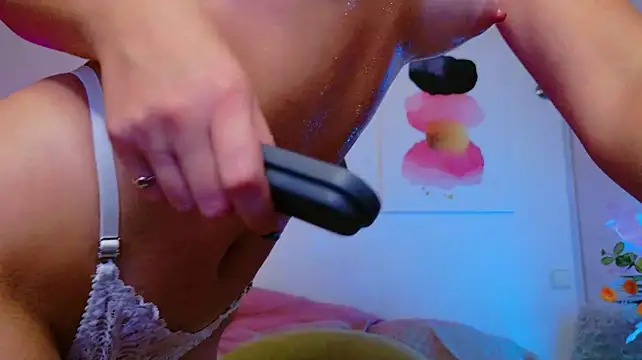 Ariana_Petite