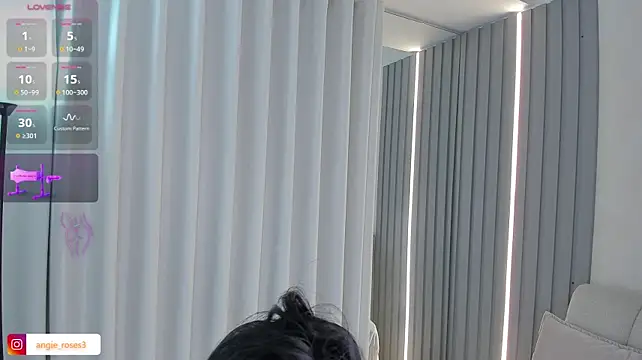 angiee_roses webcam