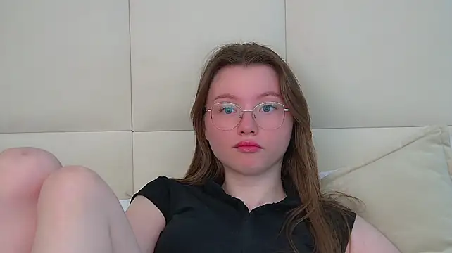 KeiraAsti live cam on StripChat