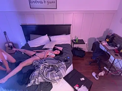 PhatBootygirlnHim live sex cam