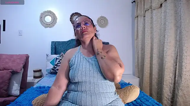 sofiamature01