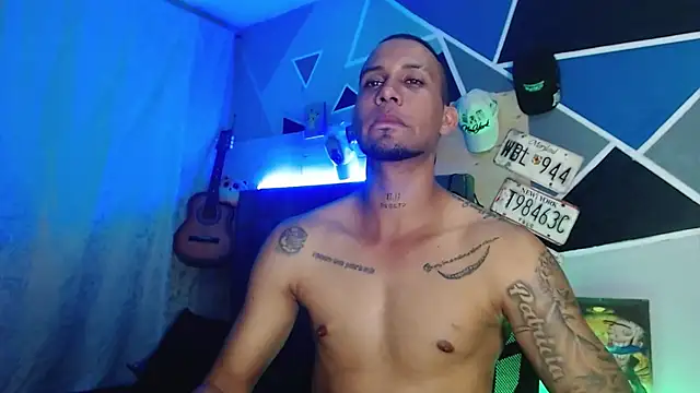 MagnusFrost live cam on StripChat