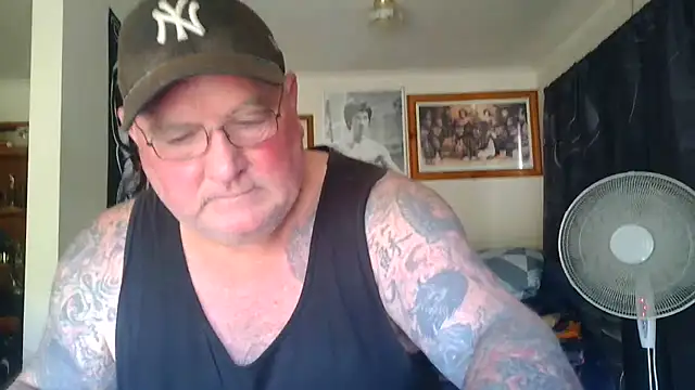 KINKYBLUEYES69