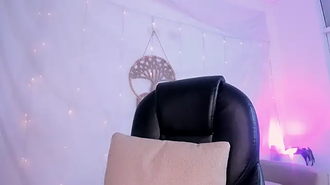 Ginni_charlotte webcam