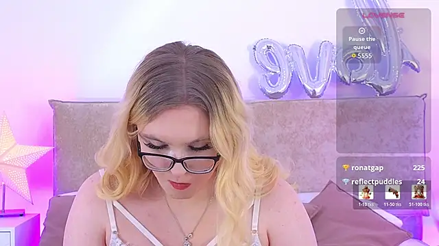 Jules_night live cam preview