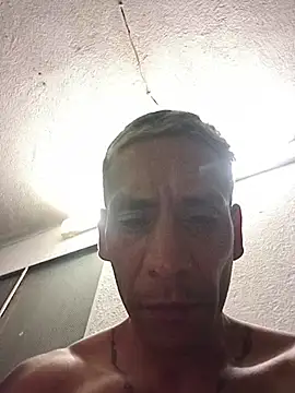 Elmono__1 live cam on StripChat