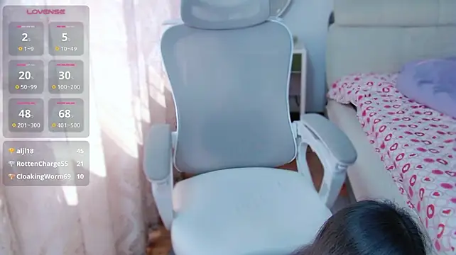 Baomi hand focus cam show