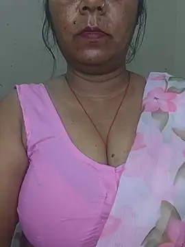 miss-lovev (F milf) - Ice rub boobs