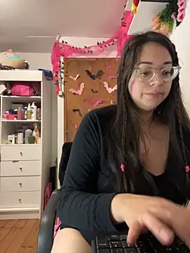 indiegirl666 live cam on StripChat